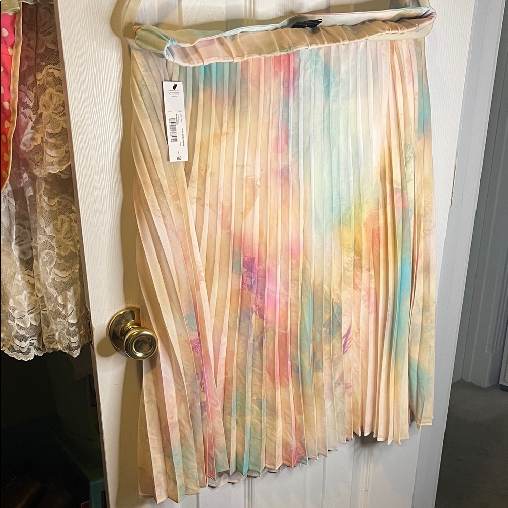 Worthington Pastel Watercolor Pleated Skirt